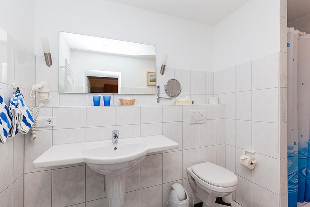 Hotel Kiek Ut Pellworm Exteriör bild